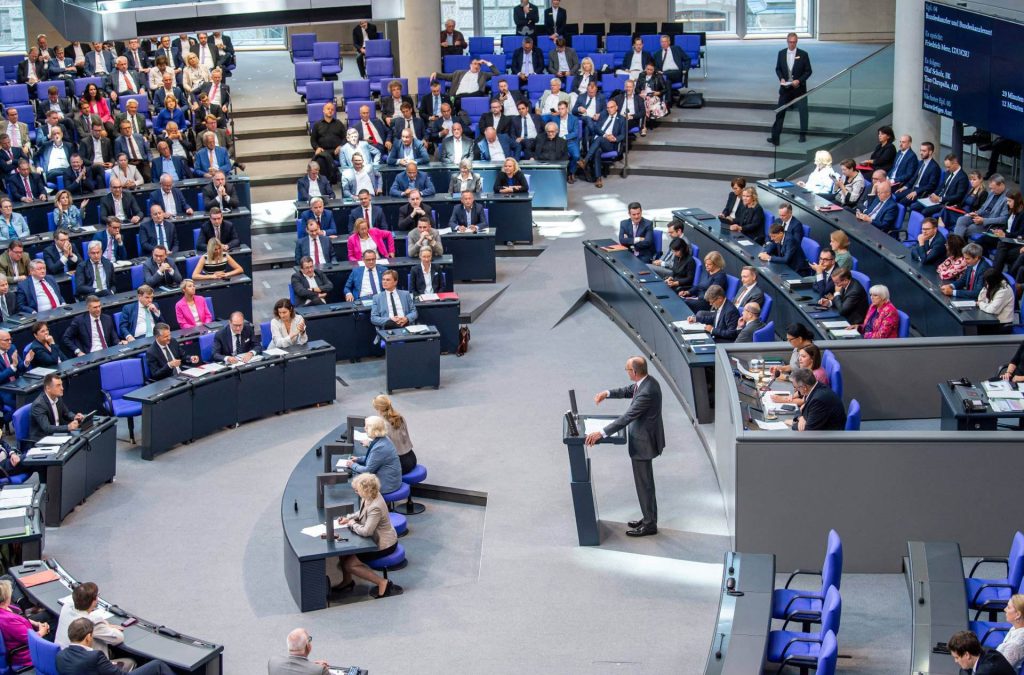 Deutscher-Bundestag - Debatte-002.-Friedrich-Merz